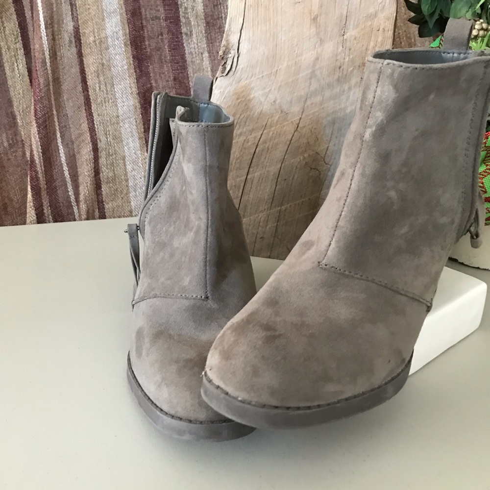 Old Navy Suede Boots